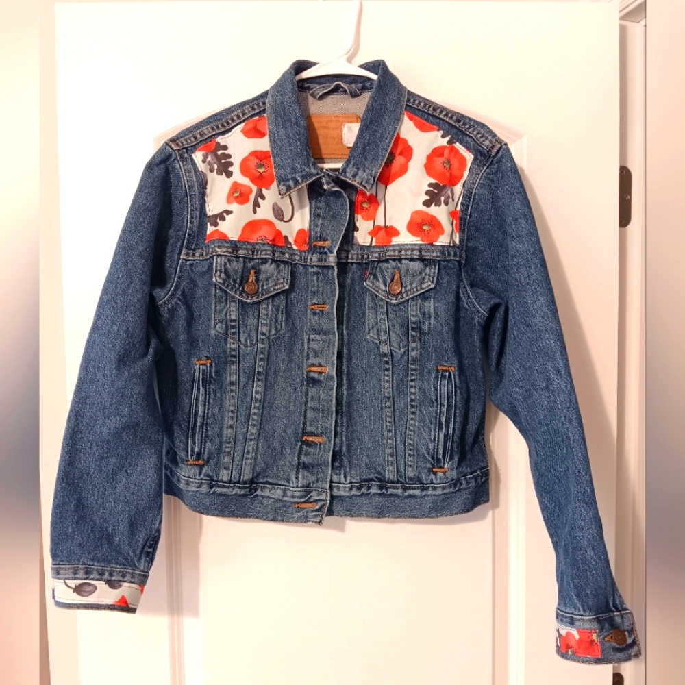 Levi Strauss & Co Denim Jacket Made in USA size M Poppy Flower Patchwork